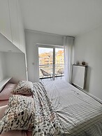 Huswell - Cozy Apartment Near the Beach Shops With Terrace