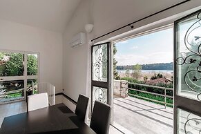 Montorfano Garden & Lake View
