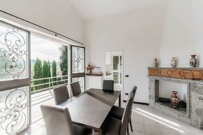 Montorfano Garden & Lake View