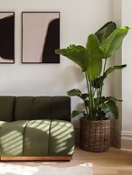 Luxury 5-bedroom Town House in Brook Green Central London