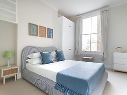 Luxury 5-bedroom Town House in Brook Green Central London