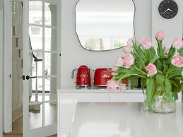 Luxury 5-bedroom Town House in Brook Green Central London