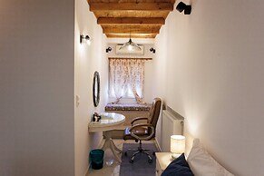 Kozani Central Nest - Homely Vibes
