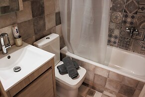 Kozani Central Nest - Homely Vibes