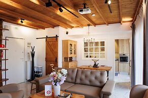 Kozani Central Nest - Homely Vibes