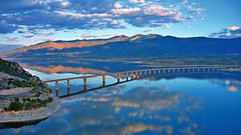 Kozani Central Nest - Homely Vibes