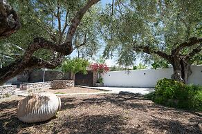 Seafront Pouletis Family Drosoula Gem With Pool