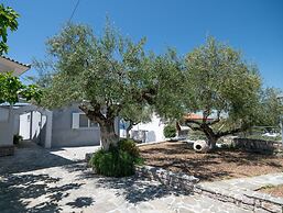 Seafront Pouletis Family Drosoula Gem With Pool