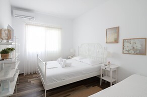 Seafront Pouletis Family Sunset Gem With Pool