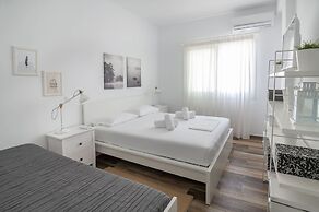 Seafront Pouletis Family Enchanting Gem With Pool