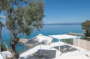 Seafront Pouletis Family Enchanting Gem With Pool