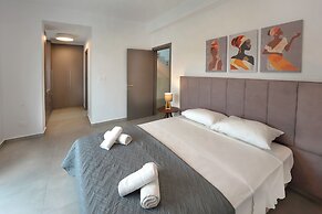 Sun & Moon Luxury 4-bedroom Villa