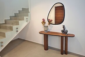 Sun & Moon Luxury 4-bedroom Villa