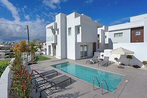 Sun & Moon Luxury 4-bedroom Villa