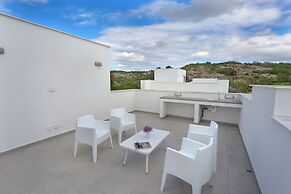 Sun & Moon Luxury 4-bedroom Villa