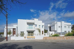 Sun & Moon Luxury 4-bedroom Villa
