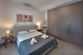 Sun & Moon Luxury 4-bedroom Villa