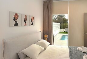 Sun & Moon Luxury 4-bedroom Villa