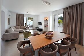 Sun & Moon Luxury 4-bedroom Villa