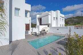 Sun & Moon Luxury 4-bedroom Villa