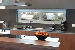 Sun & Moon Luxury 4-bedroom Villa