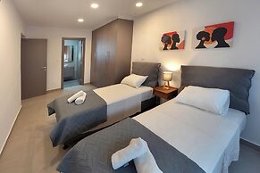 Sun & Moon Luxury 4-bedroom Villa