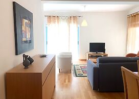 Marina View 1 Bedroom Apartment w Swimming Pool