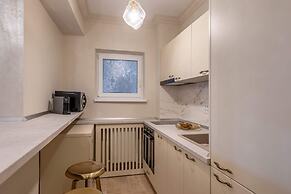 Maison Elysee - An Elegant Apartment in Piata Romana