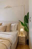 Maison Elysee - An Elegant Apartment in Piata Romana