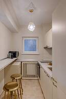 Maison Elysee - An Elegant Apartment in Piata Romana