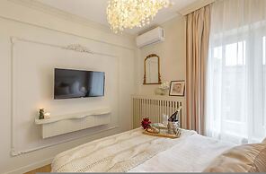 Maison Elysee - An Elegant Apartment in Piata Romana