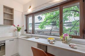 Modern & Bright Studios on Amzei Square