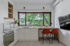 Modern & Bright Studios on Amzei Square