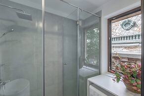 Modern & Bright Studios on Amzei Square