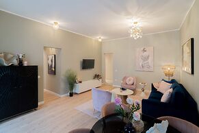 Stunning 2BR With Balcony on Piata Universitatii