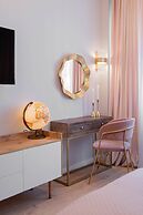 Stunning 2BR With Balcony on Piata Universitatii