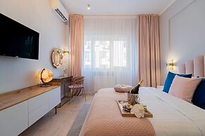 Stunning 2BR With Balcony on Piata Universitatii