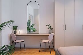 Vibrant & Spacious 3BR Condos on Amzei Square