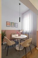 Vibrant & Spacious 3BR Condos on Amzei Square