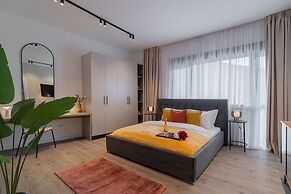 Vibrant & Spacious 3BR Condos on Amzei Square