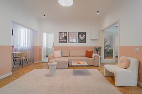 Vibrant & Spacious 3BR Condos on Amzei Square