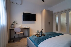 Vibrant & Spacious 3BR Condos on Amzei Square