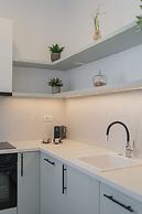Vibrant & Spacious 3BR Condos on Amzei Square