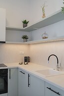 Vibrant & Spacious 3BR Condos on Amzei Square