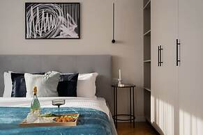 Vibrant & Spacious 3BR Condos on Amzei Square