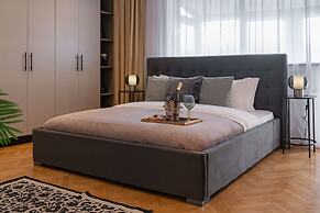 Vibrant & Spacious 3BR Condos on Amzei Square