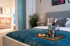 Vibrant & Spacious 3BR Condos on Amzei Square