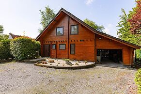 Huswell - Tranquil Retreat Cozy Chalet in the Heart of Urse