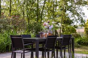 Huswell - Tranquil Retreat Cozy Chalet in the Heart of Urse