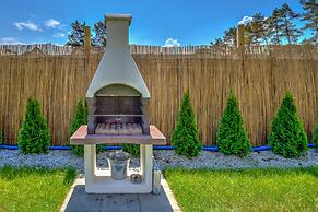 Comfortable Holiday Home With a Garden and a Pool